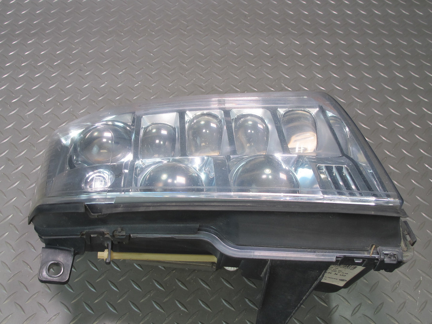 2009-2014 Cadillac Escalade Front Left LED Headlight Lamp w Ballast 25999509