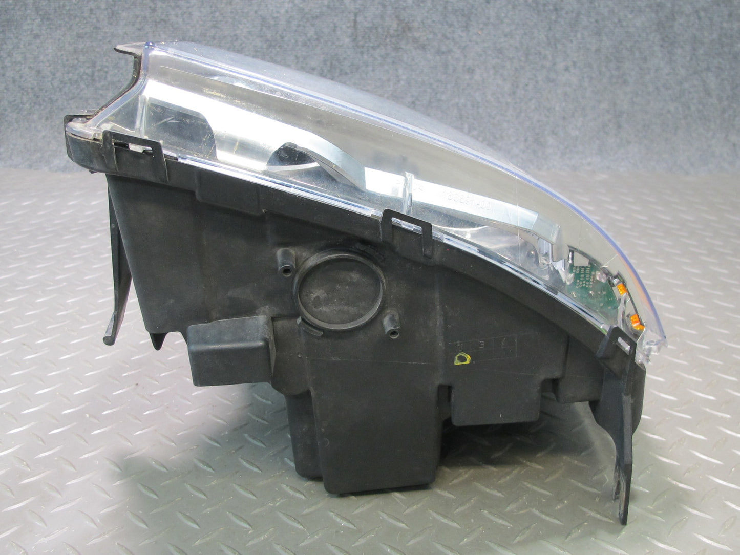 2009-2014 Cadillac Escalade Front Left LED Headlight Lamp w Ballast 25999509