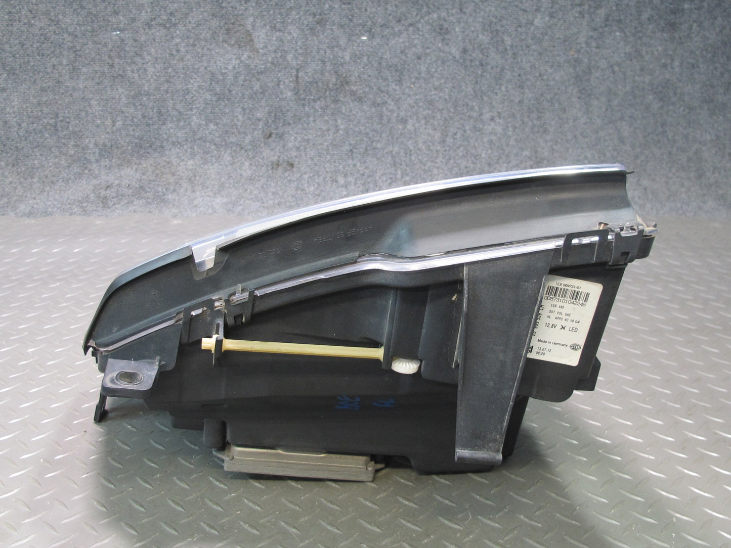 2009-2014 Cadillac Escalade Front Left LED Headlight Lamp w Ballast 25999509