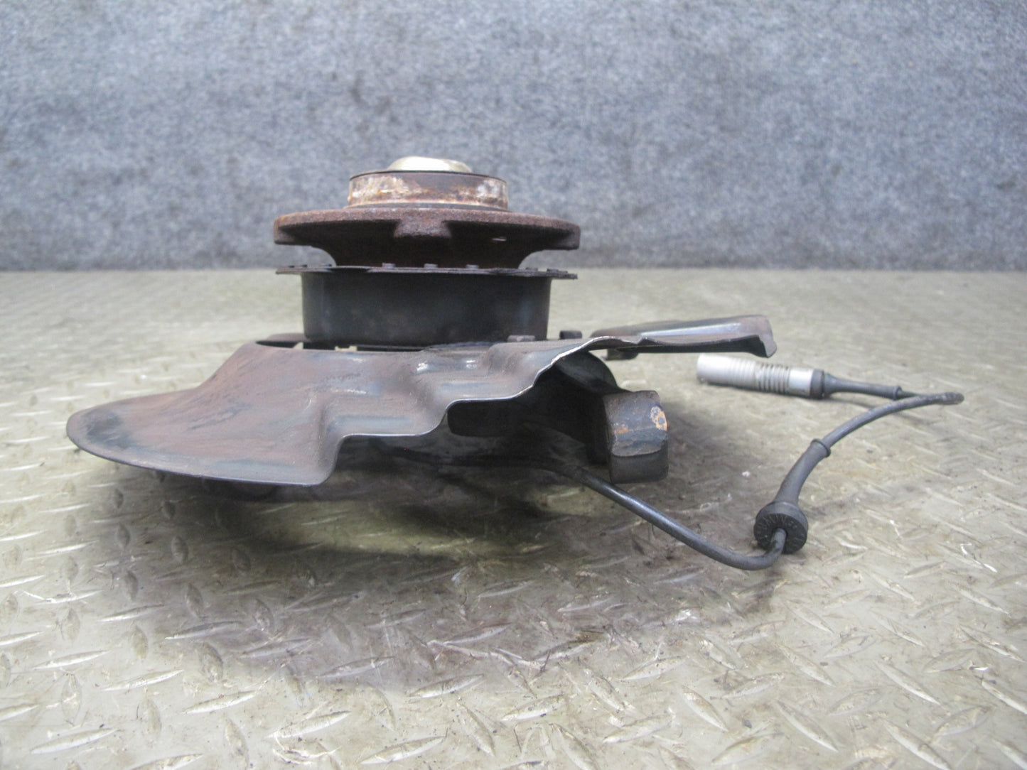 94-99 BMW E36 328iC Front Left Spindle Knuckle Wheel Hub Bearing OEM