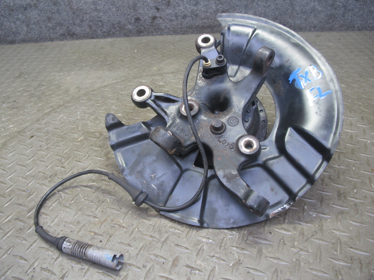 94-99 BMW E36 328iC Front Left Spindle Knuckle Wheel Hub Bearing OEM