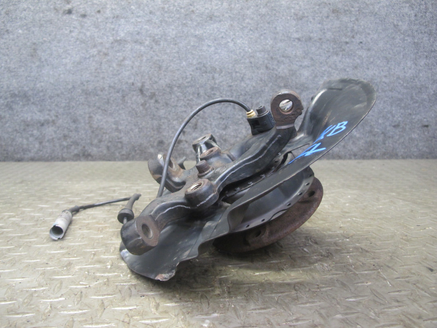 94-99 BMW E36 328iC Front Left Spindle Knuckle Wheel Hub Bearing OEM