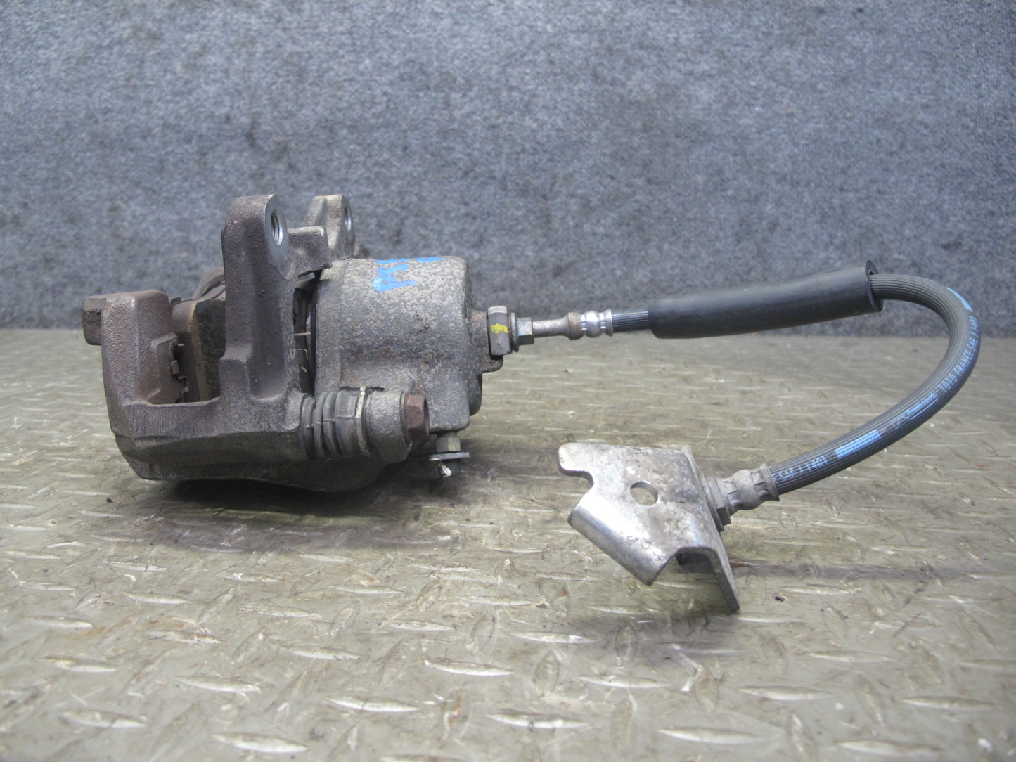 06-10 Pontiac Solstice Saturn SKY Front Left & Right Brake Caliper Set 20K OEM