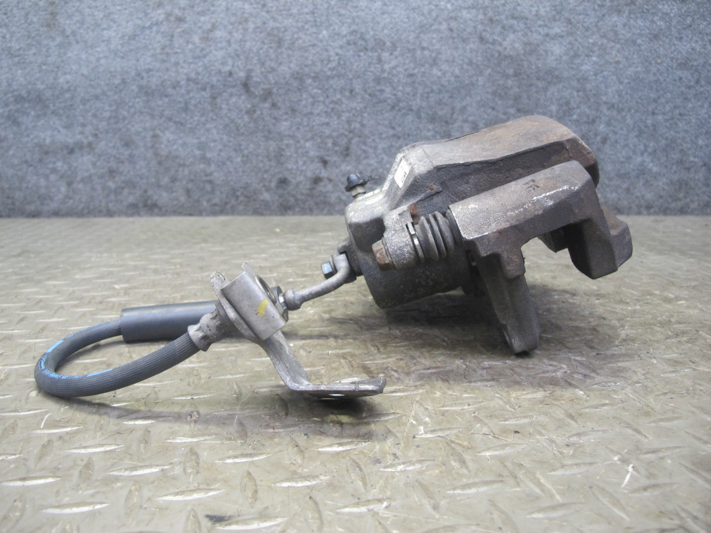 06-10 Pontiac Solstice Saturn SKY Front Left & Right Brake Caliper Set 20K OEM