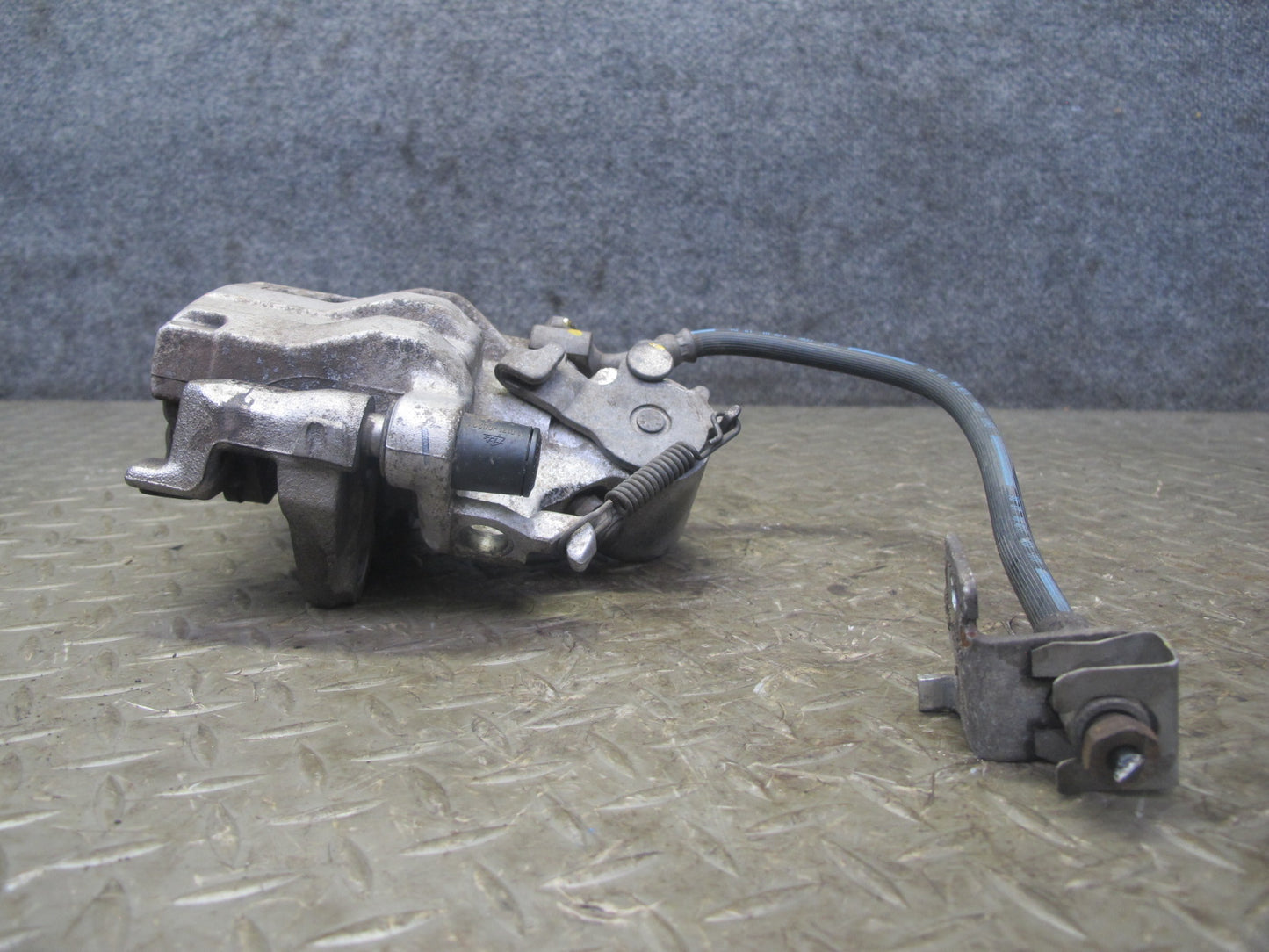 06-10 Pontiac Solstice Saturn SKY Rear Left & Right Brake Caliper Set 20K OEM