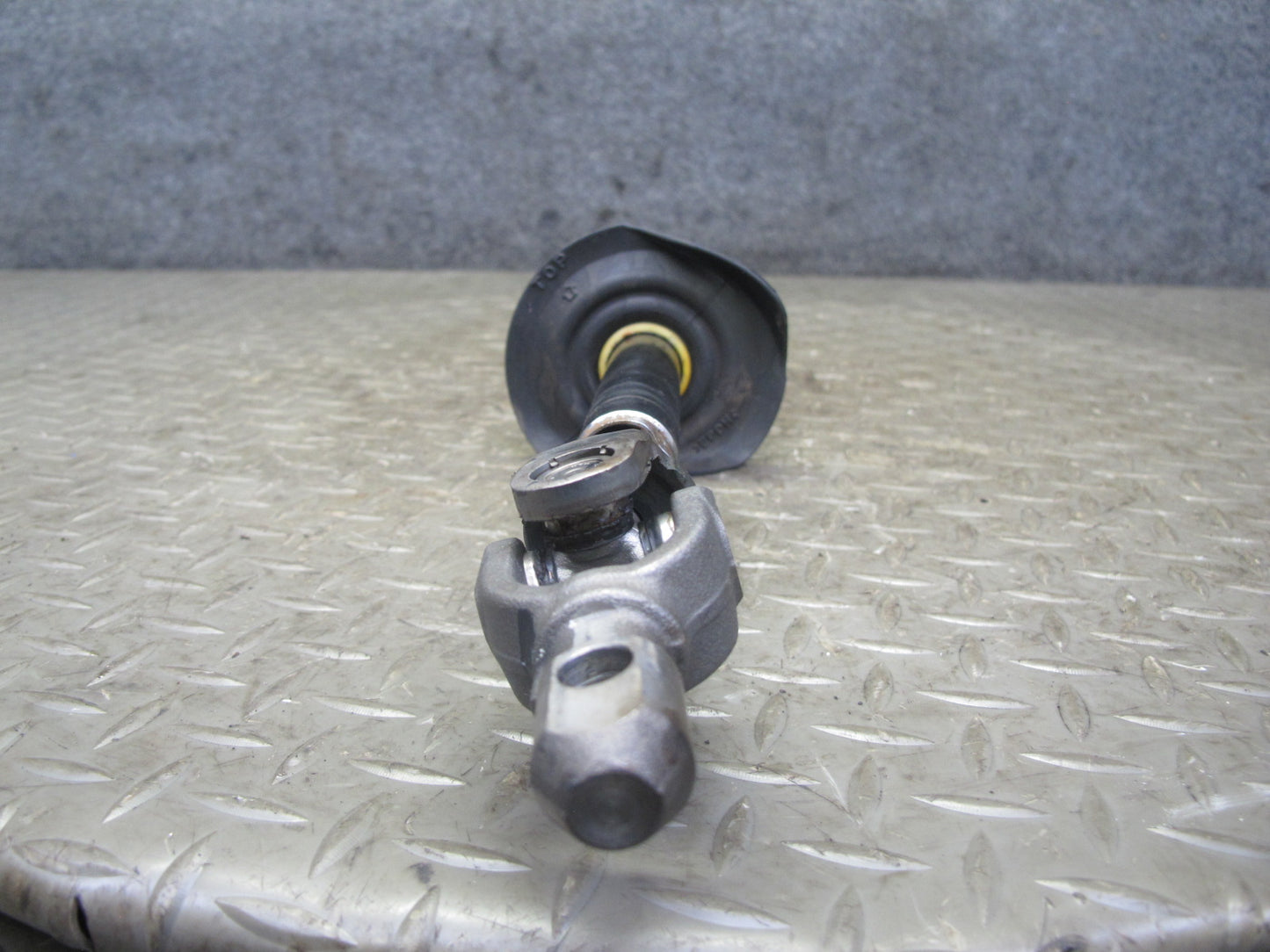 06-10 Pontiac Solstice SKY AT Steering Column Intermediate U Joint Shaft 20K OEM