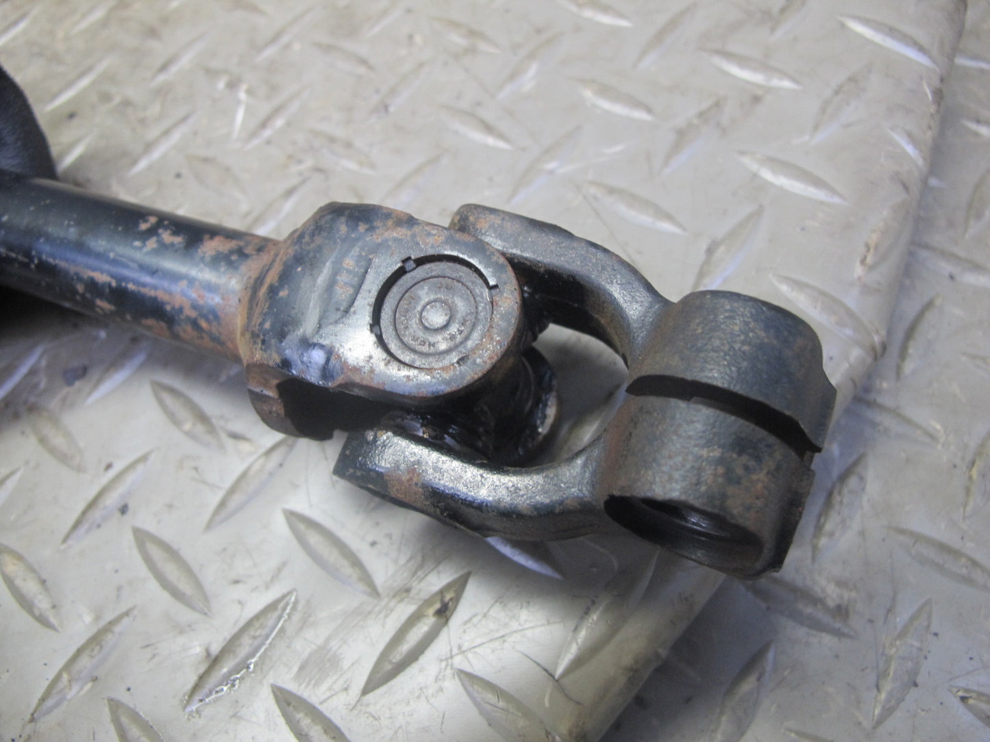 06-10 Pontiac Solstice SKY AT Steering Column Intermediate U Joint Shaft 20K OEM