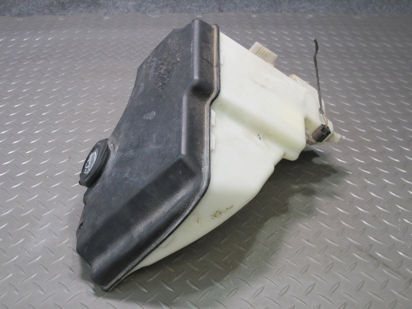 01-06 BMW E46 330CI Windshield Washer Fluid Reservoir Tank w Pump 7007970 OEM