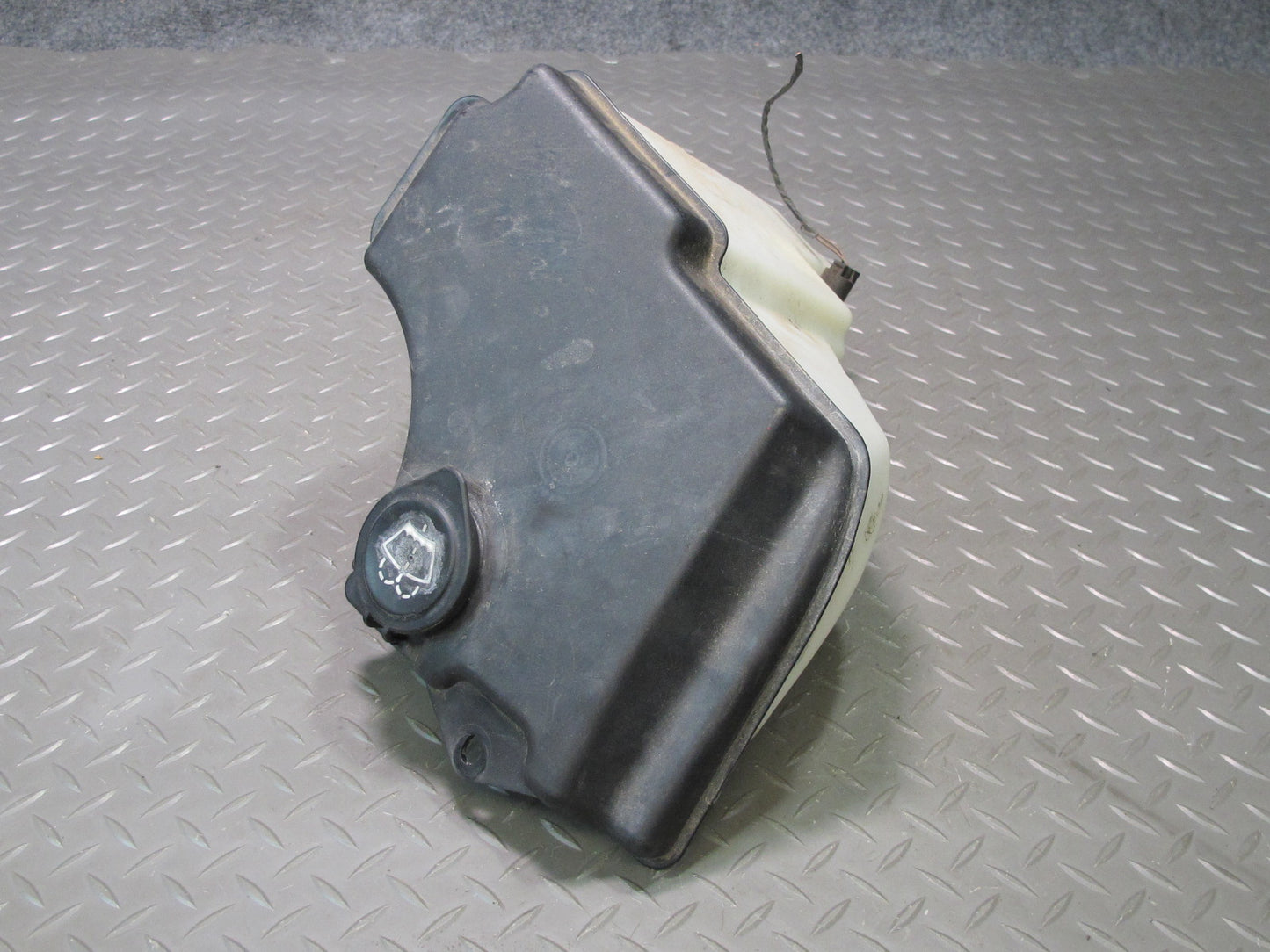 01-06 BMW E46 330CI Windshield Washer Fluid Reservoir Tank w Pump 7007970 OEM