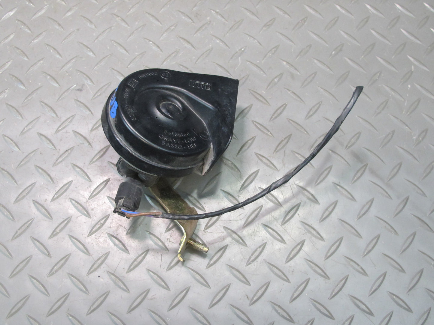 01-06 BMW E46 325CI 330CI Set of 2 High & Low Tone Note Pitch Horn Signal OEM