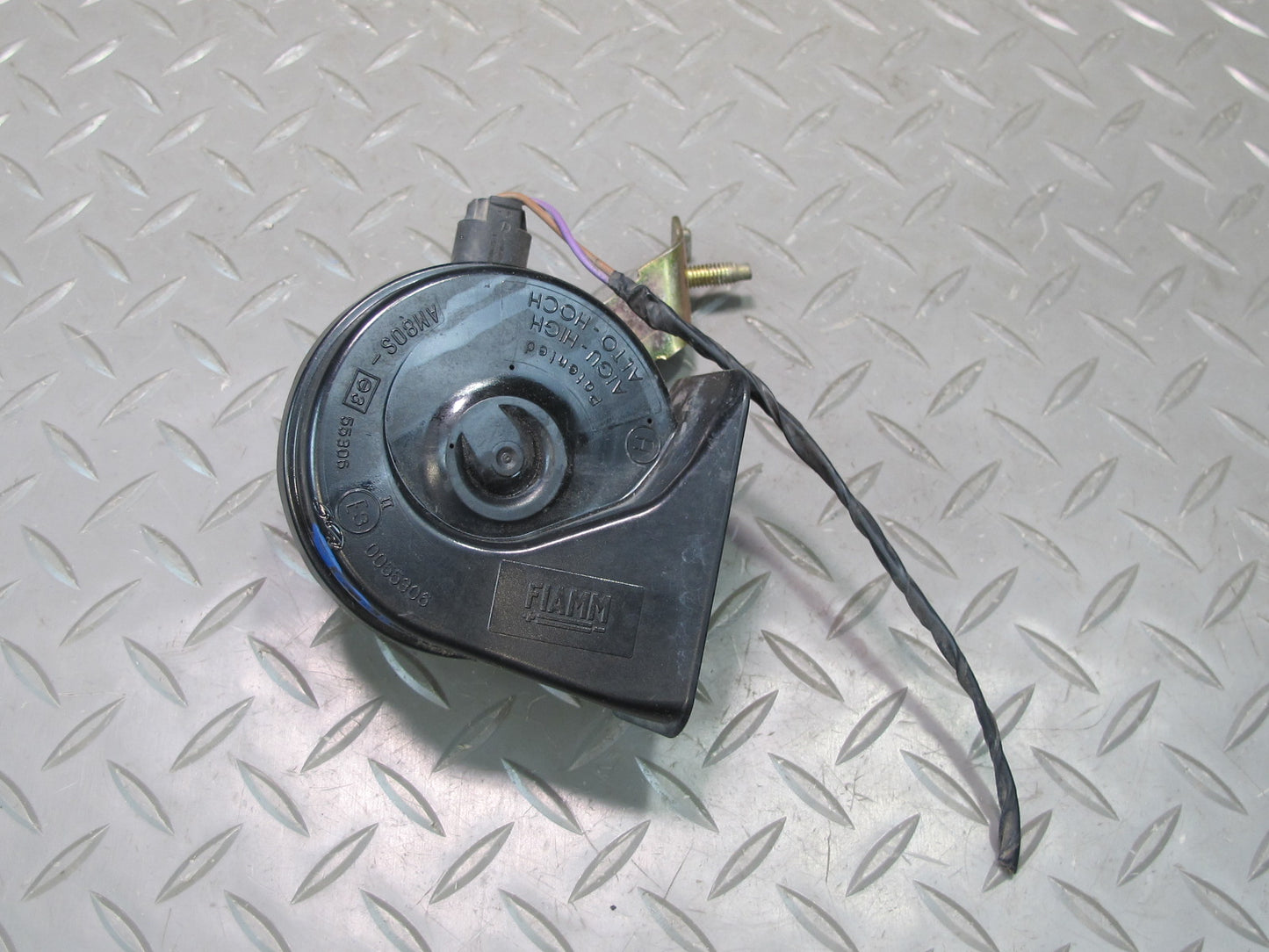 01-06 BMW E46 325CI 330CI Set of 2 High & Low Tone Note Pitch Horn Signal OEM