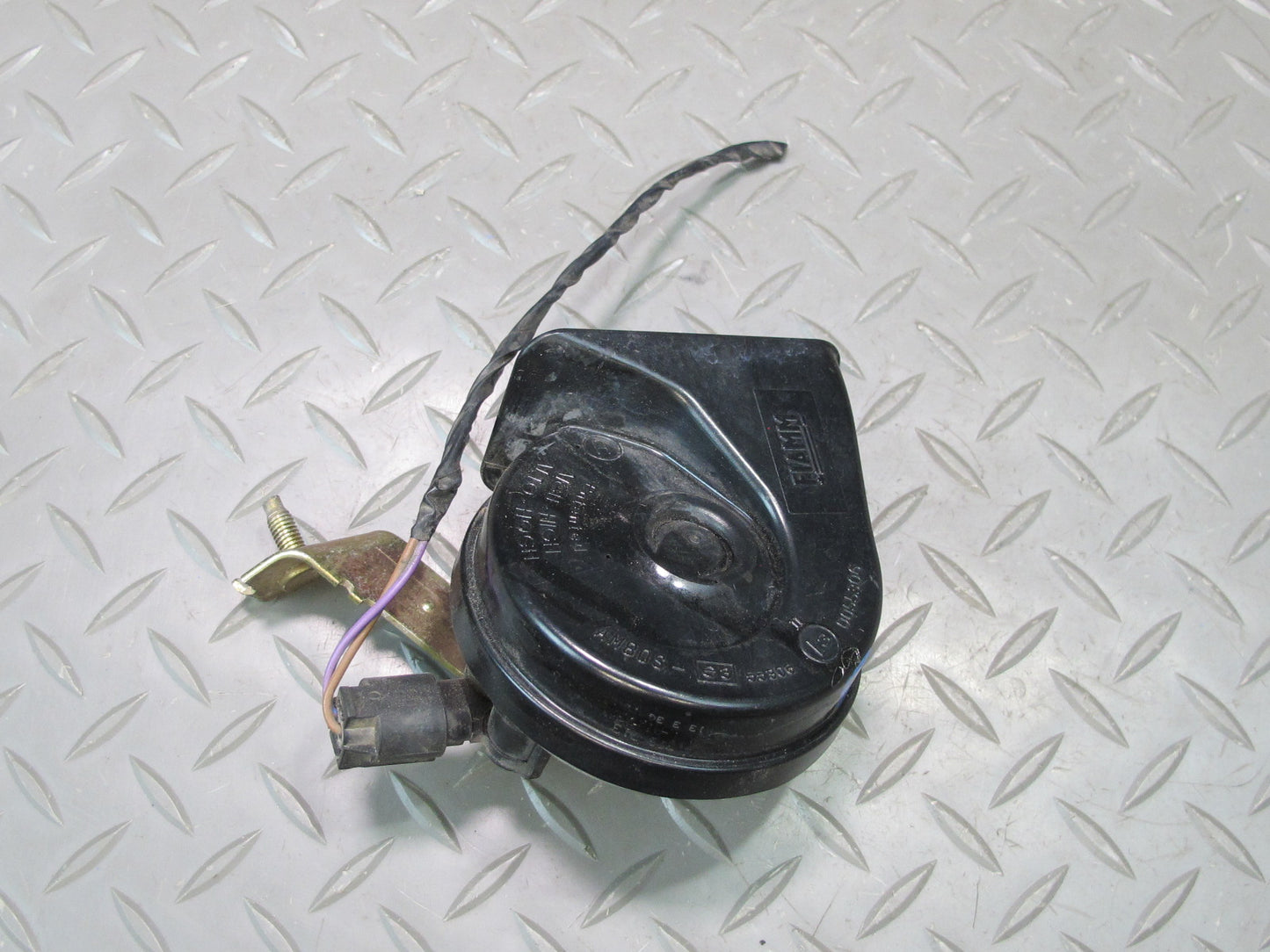 01-06 BMW E46 325CI 330CI Set of 2 High & Low Tone Note Pitch Horn Signal OEM