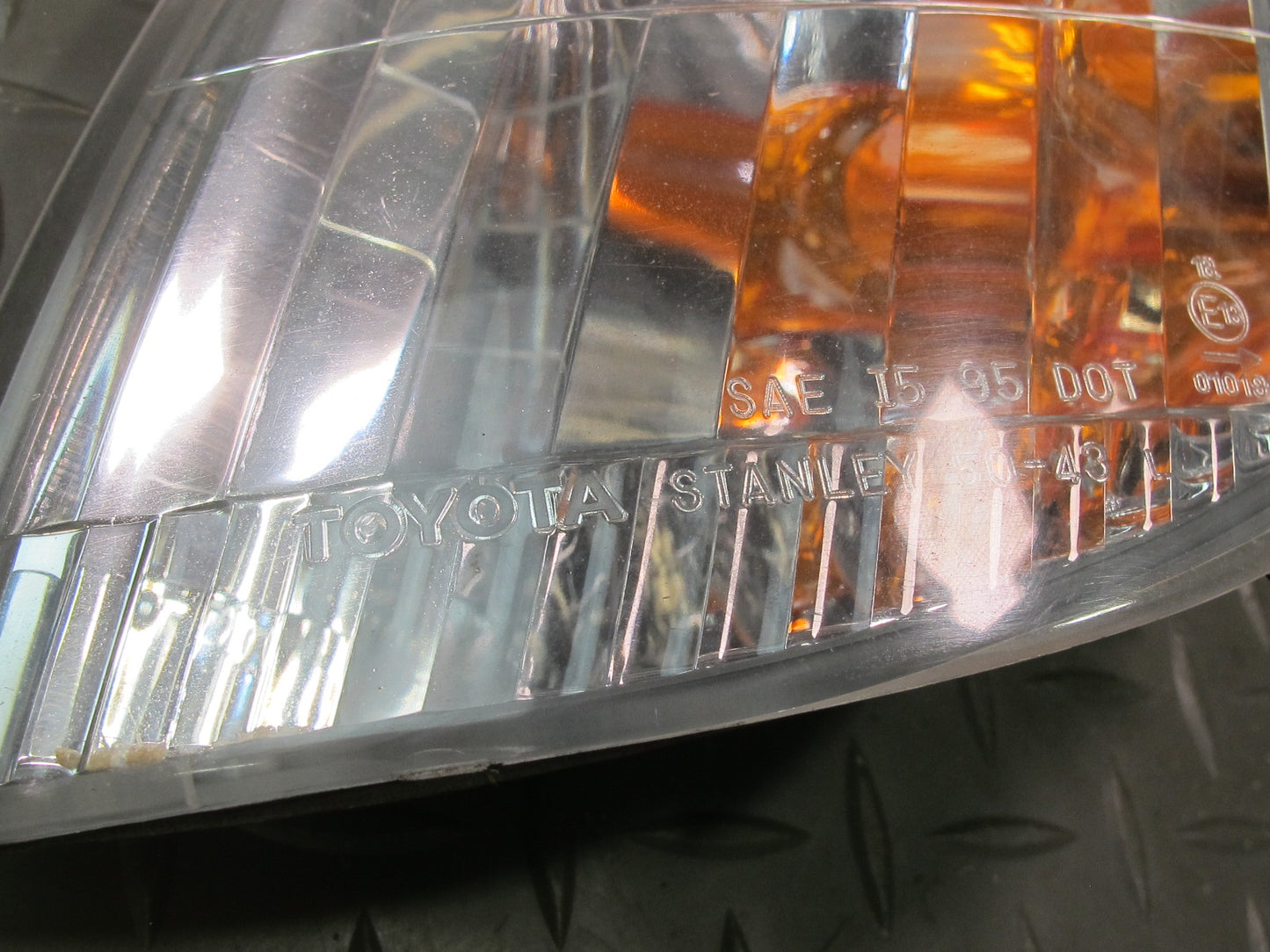 98-00 Lexus LS400 UCF20L Front Left Driver Side Turn Signal Light Lamp OEM