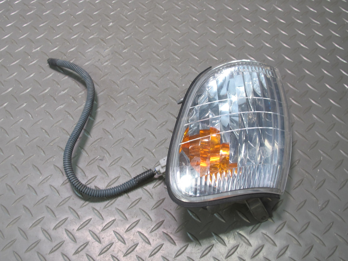 98-00 Lexus LS400 UCF20L Front Left Driver Side Turn Signal Light Lamp OEM