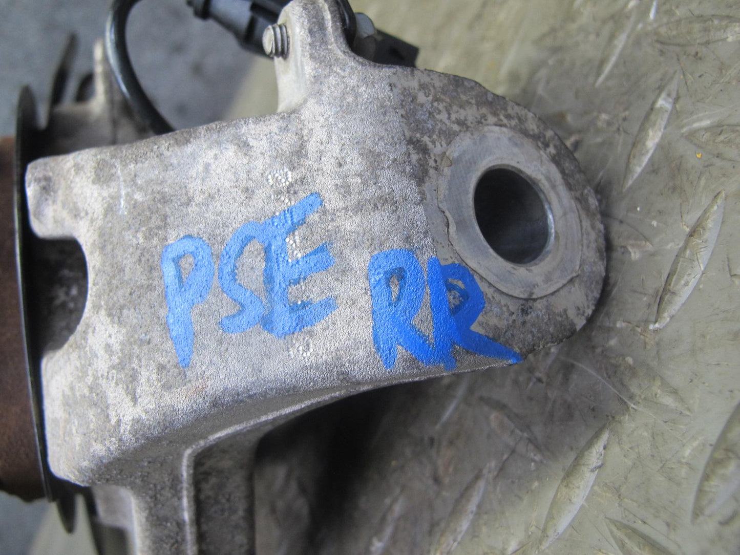 06-10 Pontiac Solstice Saturn SKY Rear Right Spindle Knuckle Wheel Hub 20K OEM