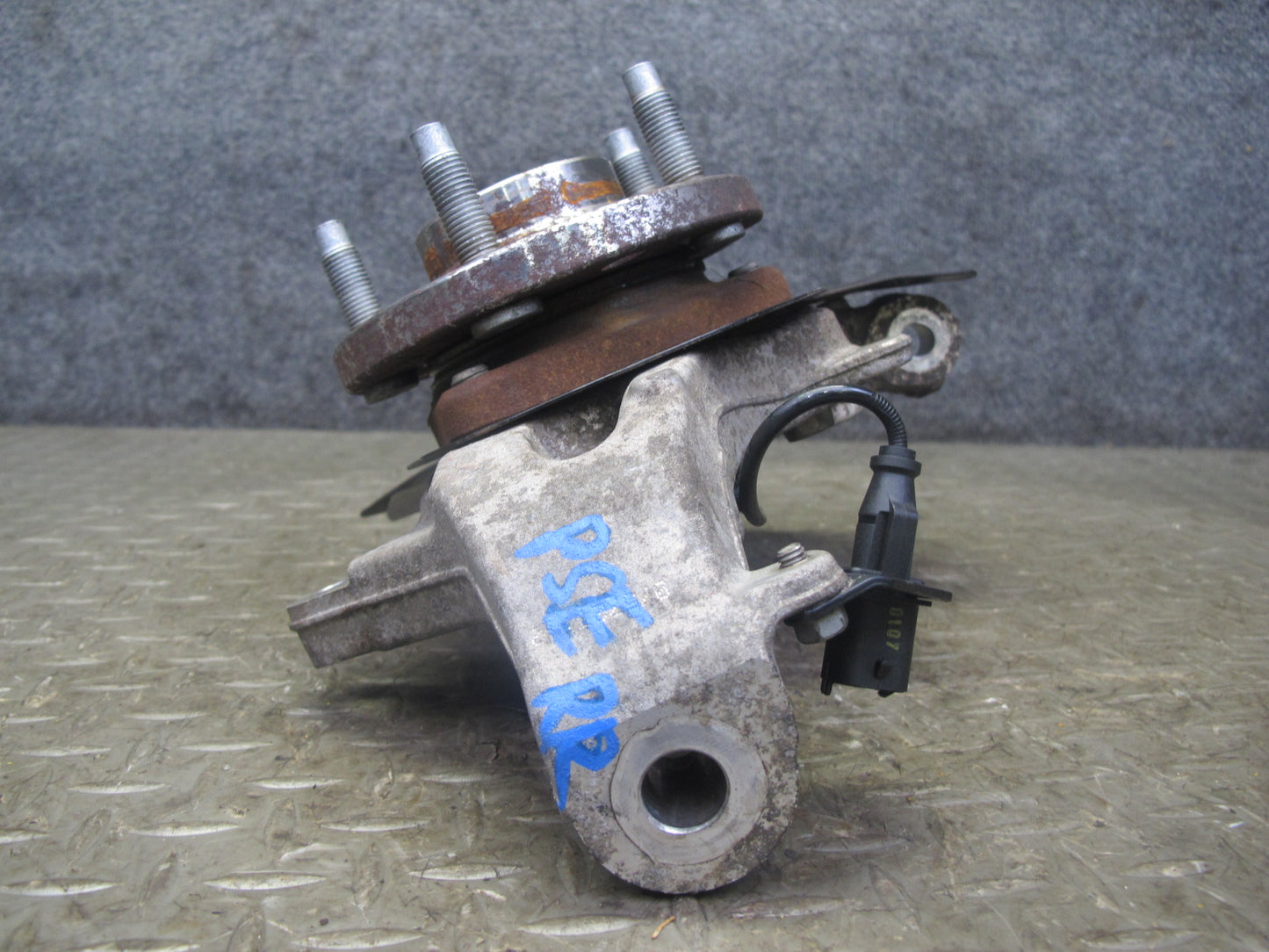 06-10 Pontiac Solstice Saturn SKY Rear Right Spindle Knuckle Wheel Hub 20K OEM