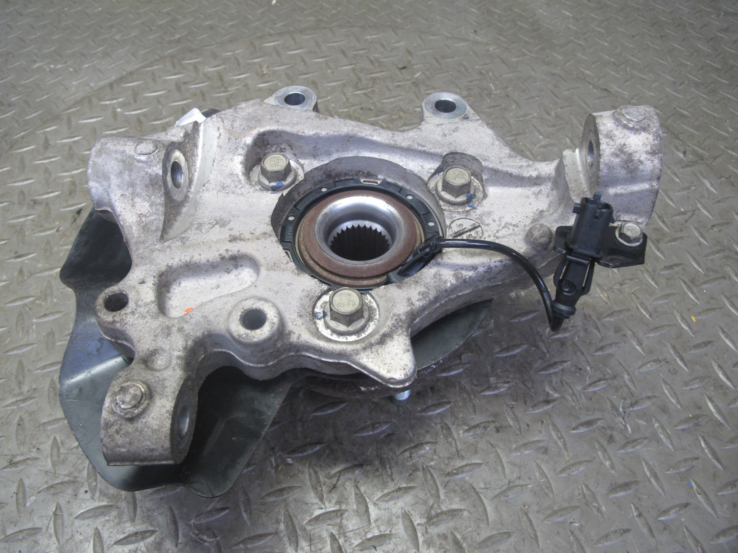 06-10 Pontiac Solstice Saturn SKY Rear Right Spindle Knuckle Wheel Hub 20K OEM