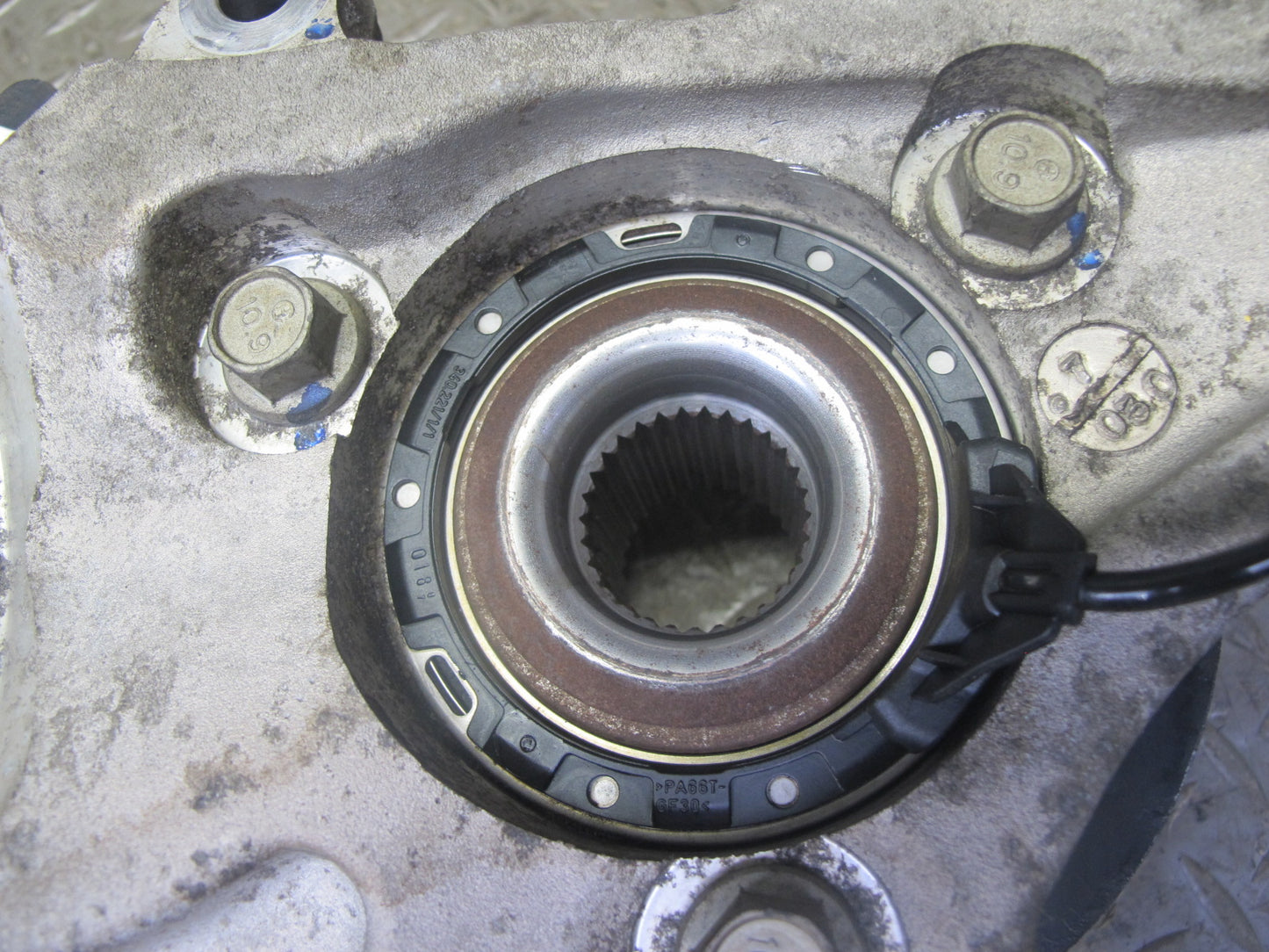 06-10 Pontiac Solstice Saturn SKY Rear Right Spindle Knuckle Wheel Hub 20K OEM