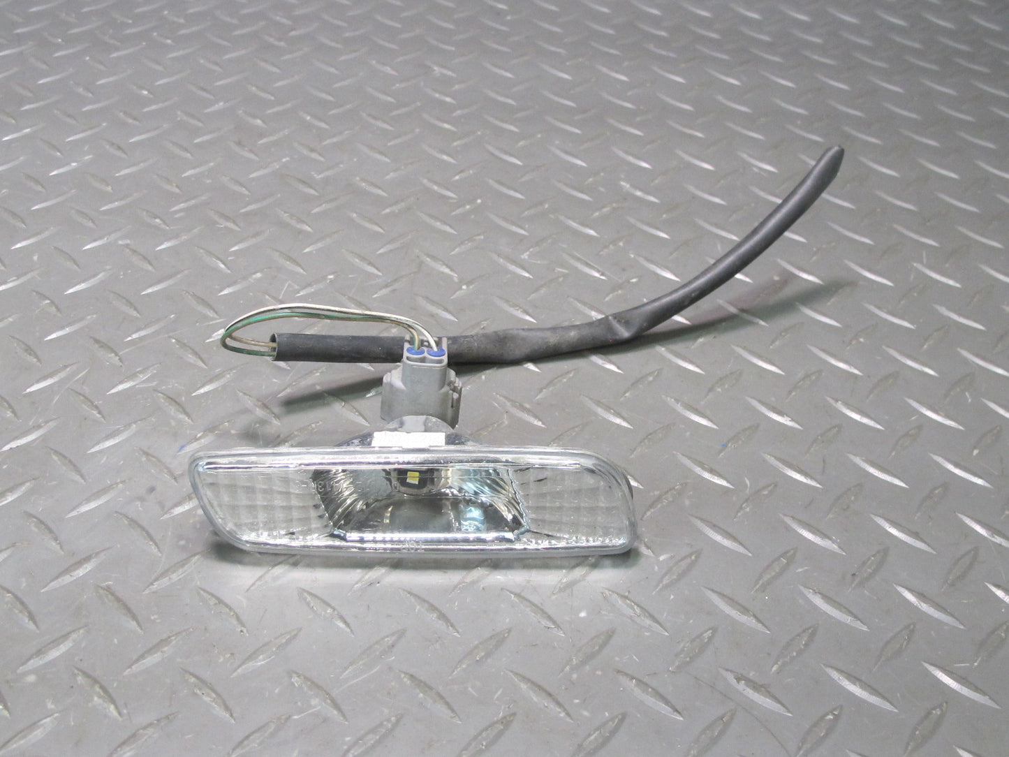 98-00 Lexus UCF20L LS400 Set of 2 Front Bumper Side Marker Light Aftermarket