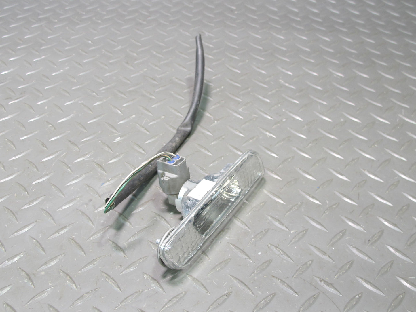 98-00 Lexus UCF20L LS400 Set of 2 Front Bumper Side Marker Light Aftermarket