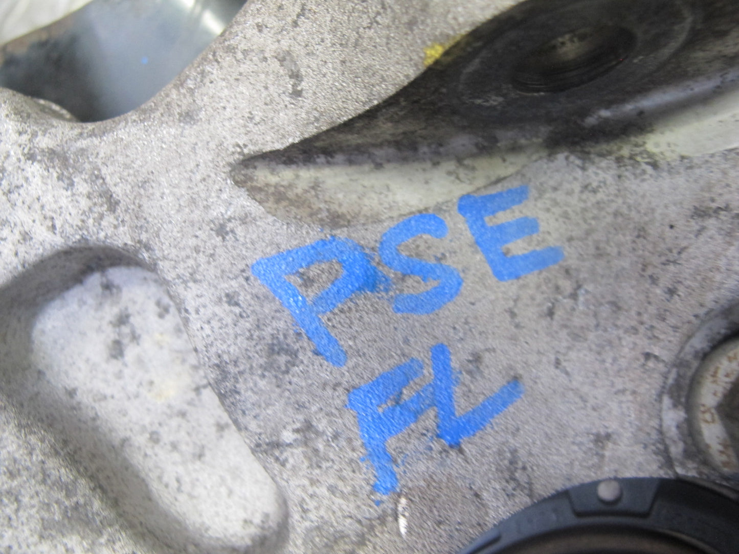 06-10 Pontiac Solstice Saturn SKY Front Left Spindle Knuckle Wheel Hub 20K OEM