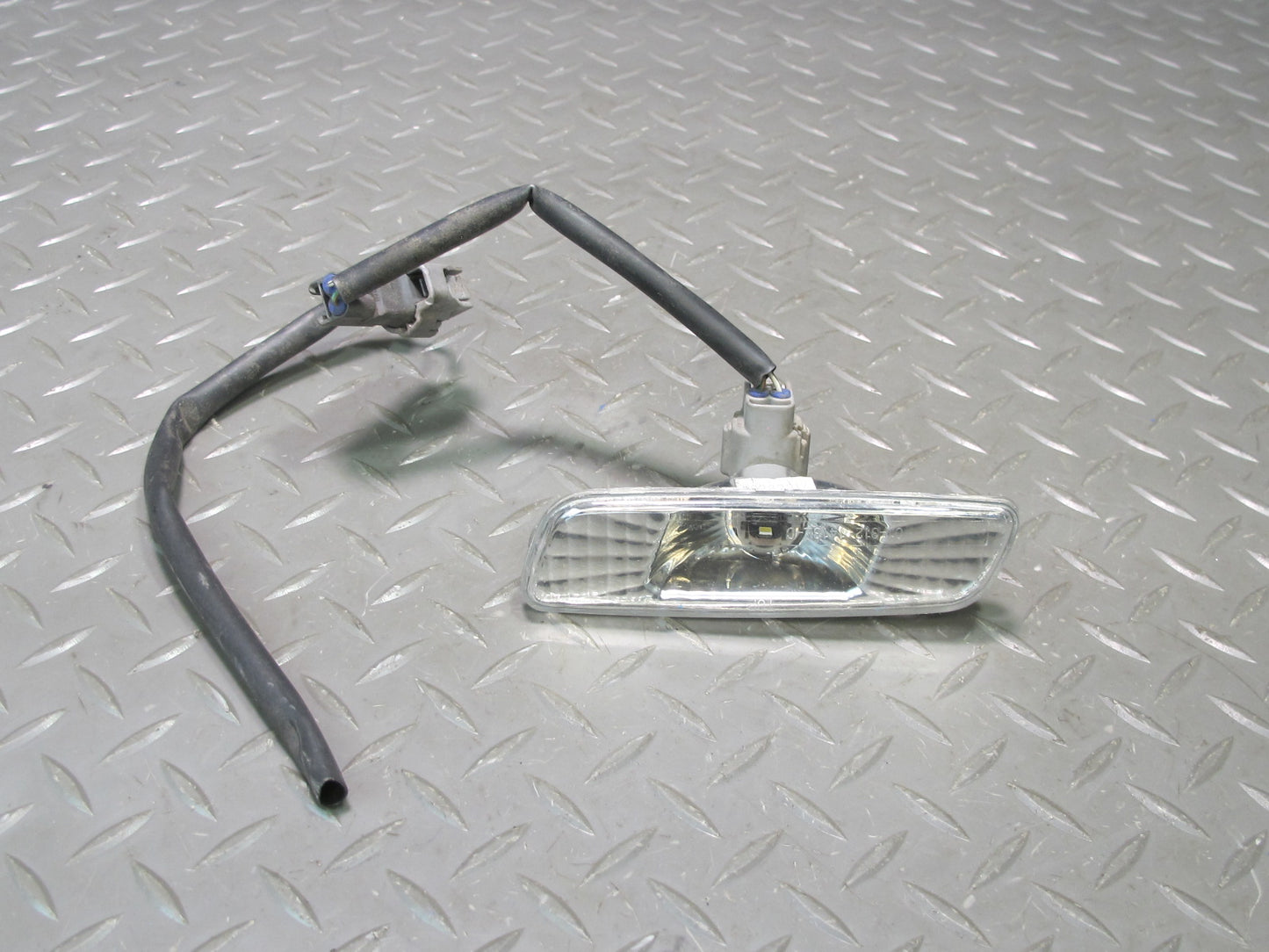 98-00 Lexus UCF20L LS400 Set of 2 Front Bumper Side Marker Light Aftermarket