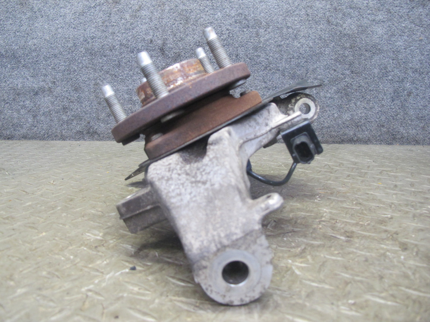 06-10 Pontiac Solstice Saturn SKY Front Left Spindle Knuckle Wheel Hub 20K OEM