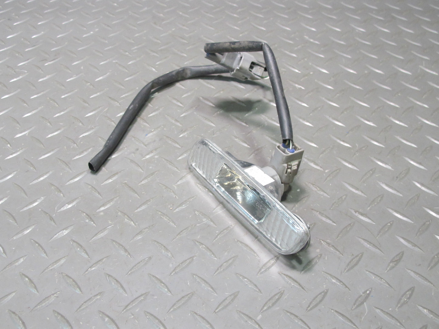 98-00 Lexus UCF20L LS400 Set of 2 Front Bumper Side Marker Light Aftermarket