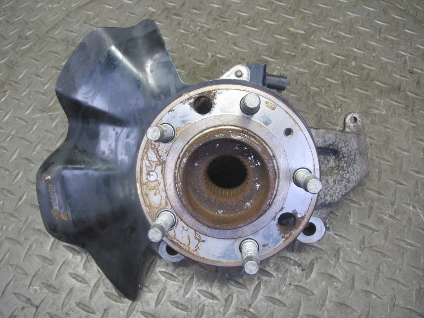 06-10 Pontiac Solstice Saturn SKY Front Left Spindle Knuckle Wheel Hub 20K OEM