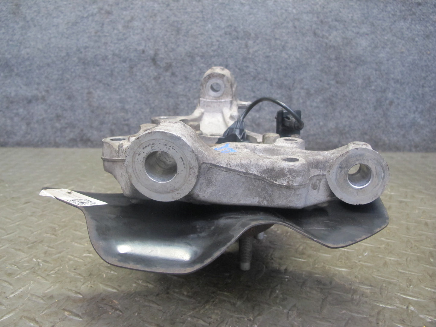 06-10 Pontiac Solstice Saturn SKY Front Left Spindle Knuckle Wheel Hub 20K OEM