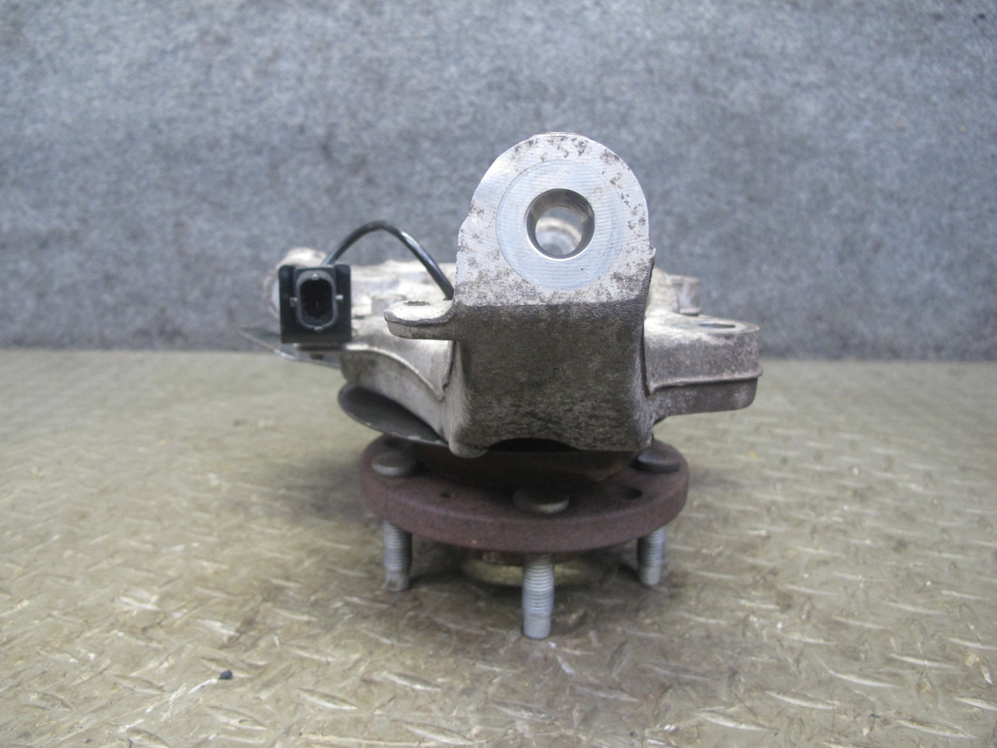 06-10 Pontiac Solstice Saturn SKY Front Left Spindle Knuckle Wheel Hub 20K OEM