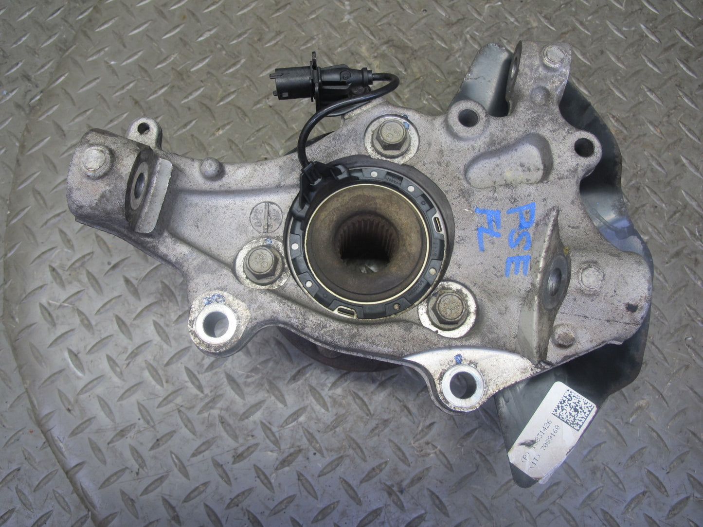 06-10 Pontiac Solstice Saturn SKY Front Left Spindle Knuckle Wheel Hub 20K OEM