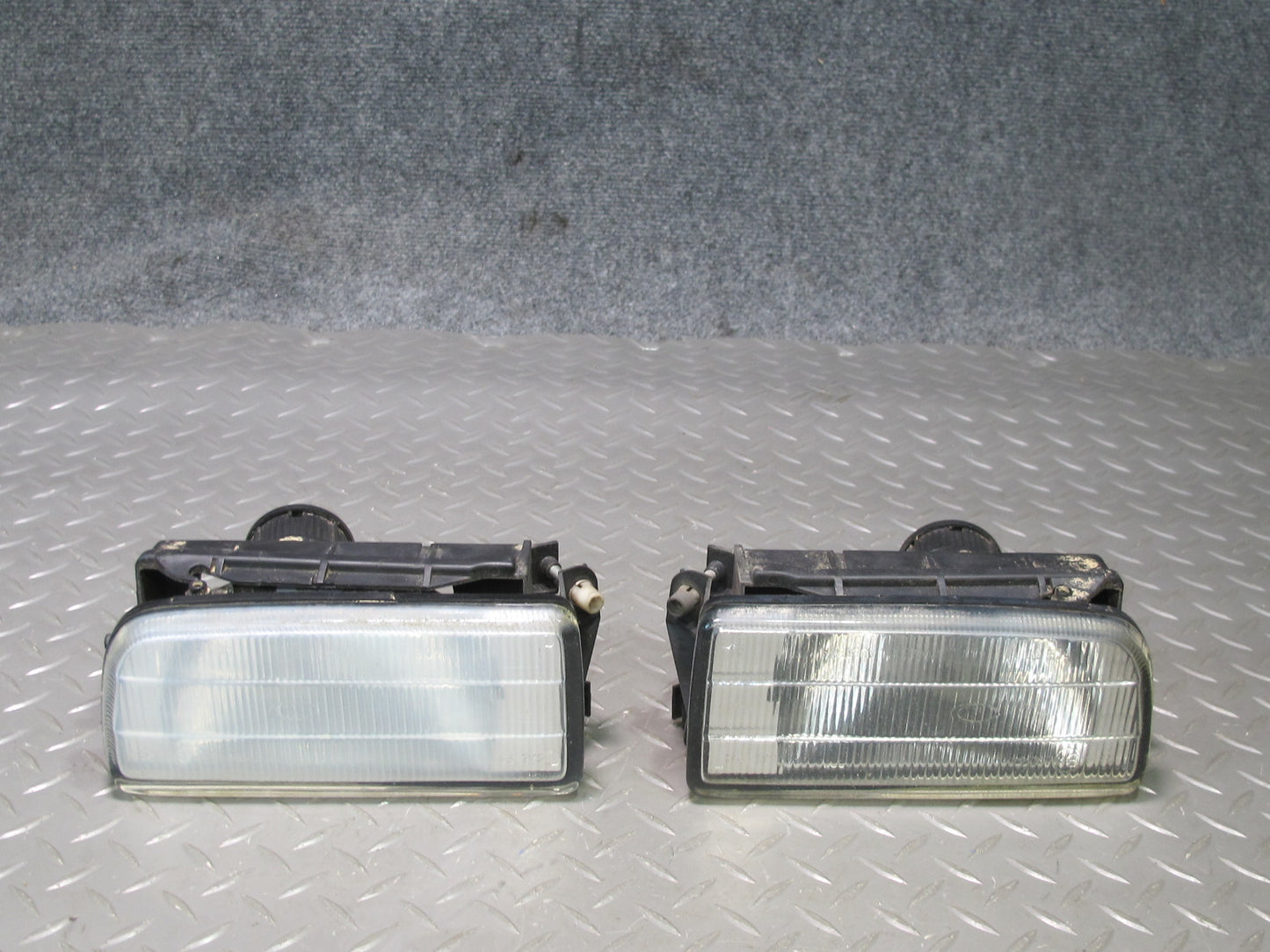96-99 BMW E36 328iC Set of 2 Front Left & Right Fog Light Lamp OEM