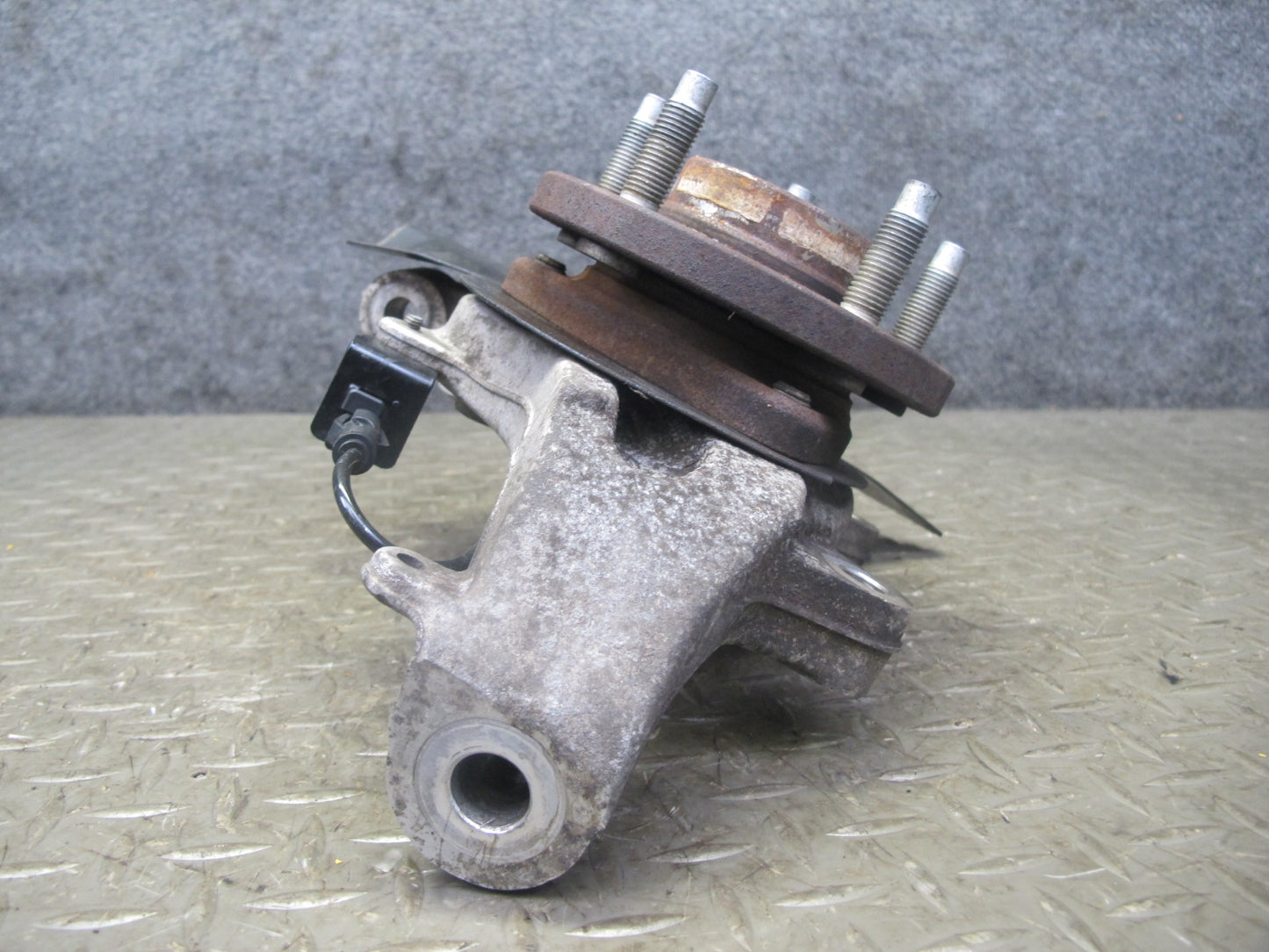 06-10 Pontiac Solstice Saturn SKY Front Right Spindle Knuckle Wheel Hub 20K OEM