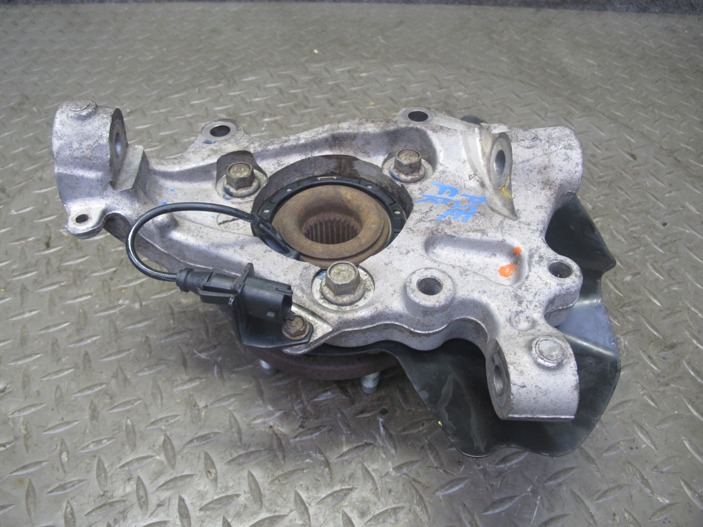 06-10 Pontiac Solstice Saturn SKY Front Right Spindle Knuckle Wheel Hub 20K OEM