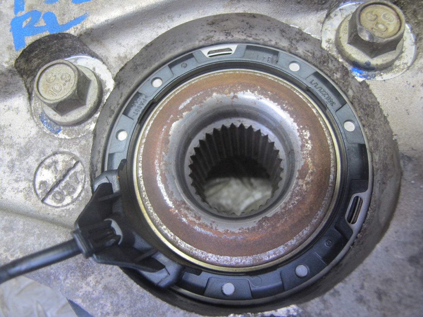 06-10 Pontiac Solstice Saturn SKY Rear Left Spindle Knuckle Wheel Hub 20K OEM