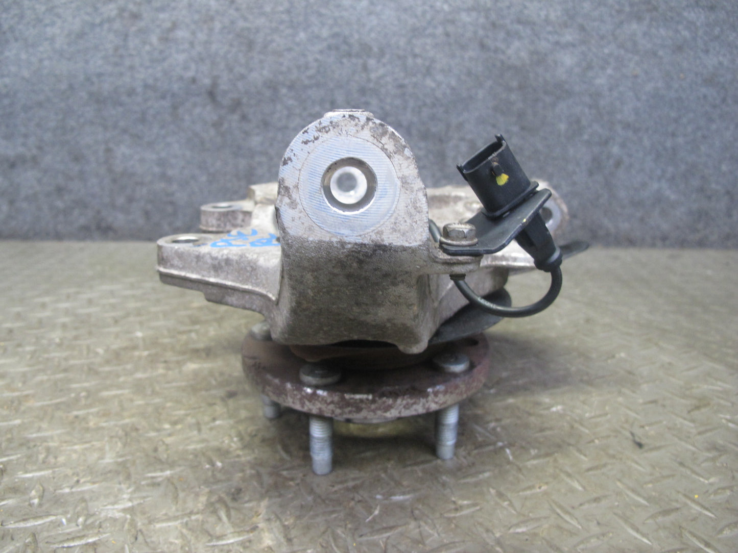 06-10 Pontiac Solstice Saturn SKY Rear Left Spindle Knuckle Wheel Hub 20K OEM