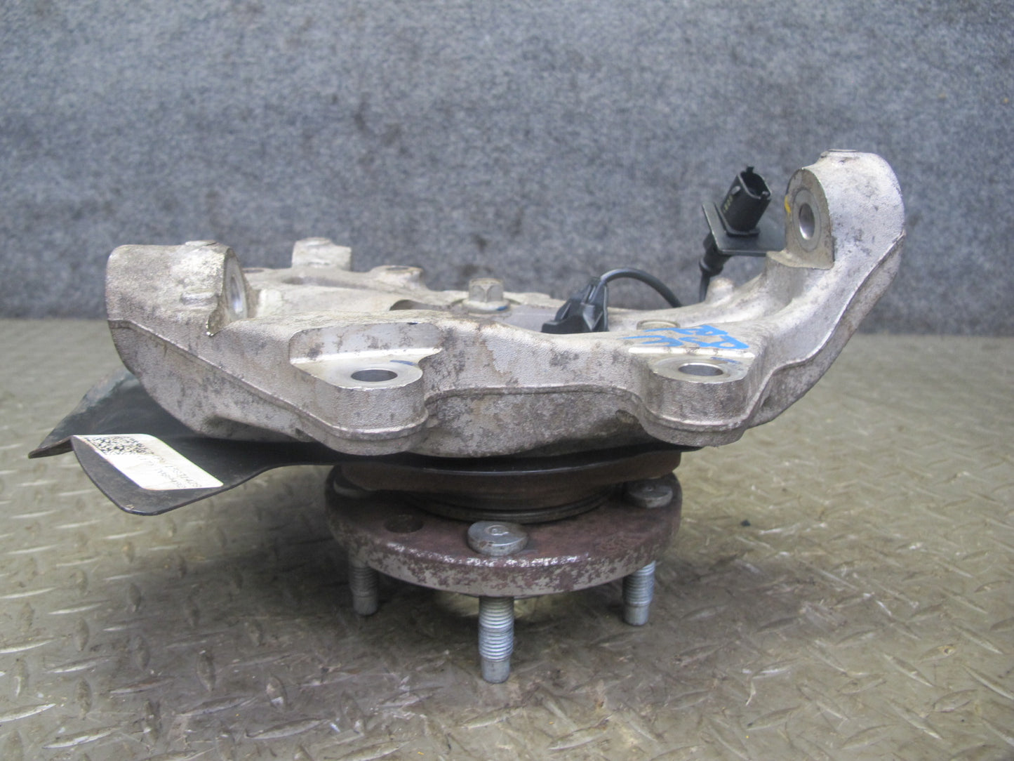 06-10 Pontiac Solstice Saturn SKY Rear Left Spindle Knuckle Wheel Hub 20K OEM