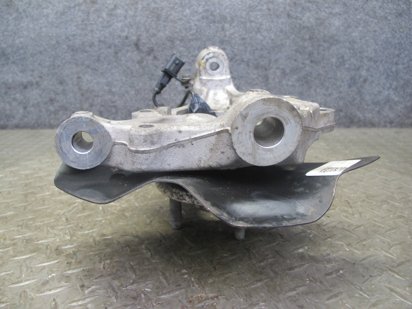 06-10 Pontiac Solstice Saturn SKY Rear Left Spindle Knuckle Wheel Hub 20K OEM