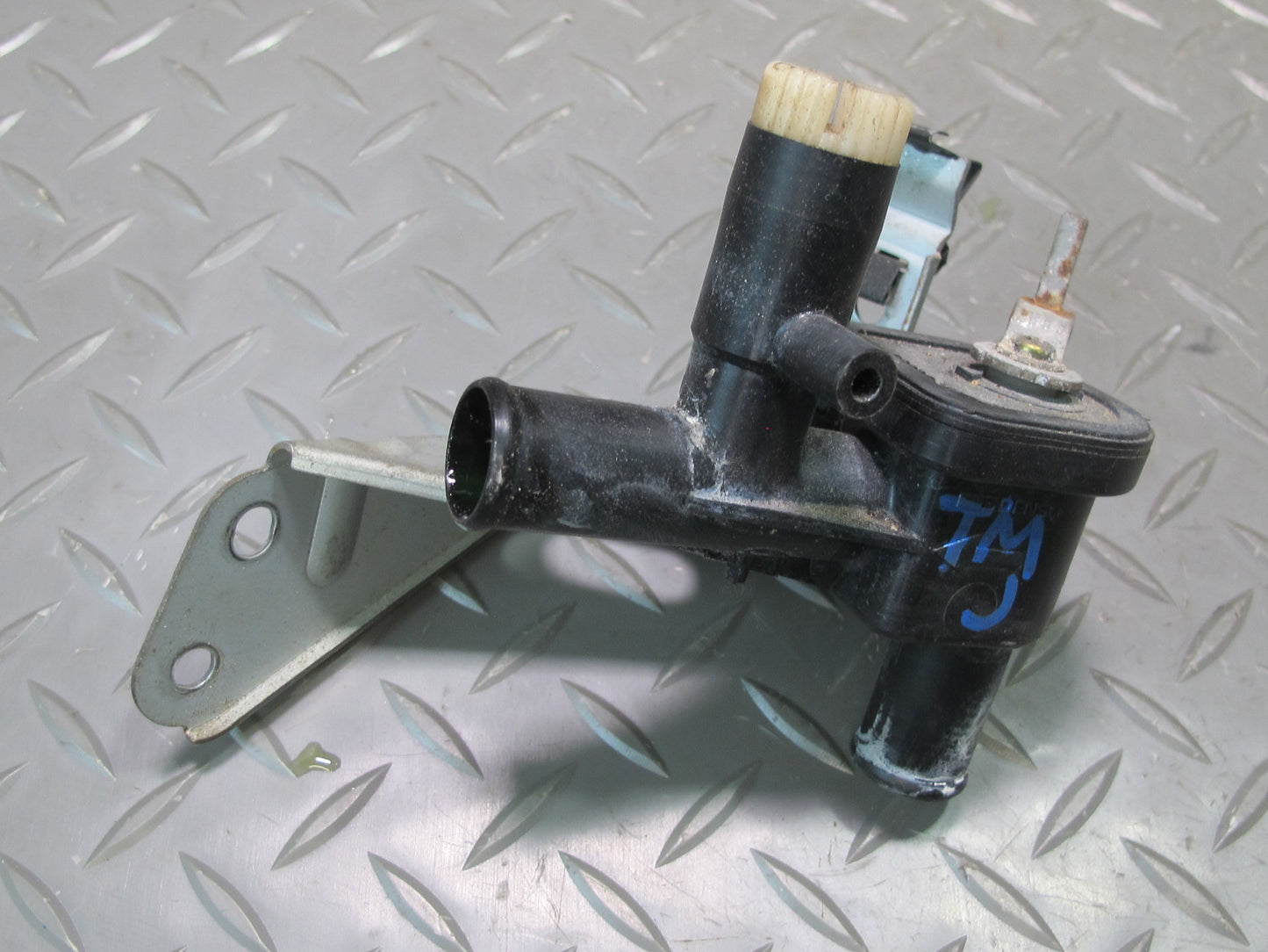 85-89 Toyota MR2 AW15 Heater Control Valve w Bracket OEM