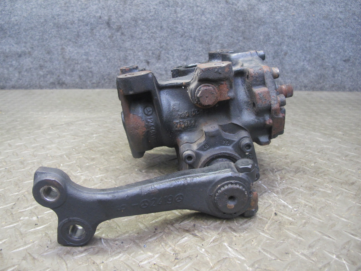 94-95 Mercedes W124 300D Power Steering Gear Box 1244611501 OEM