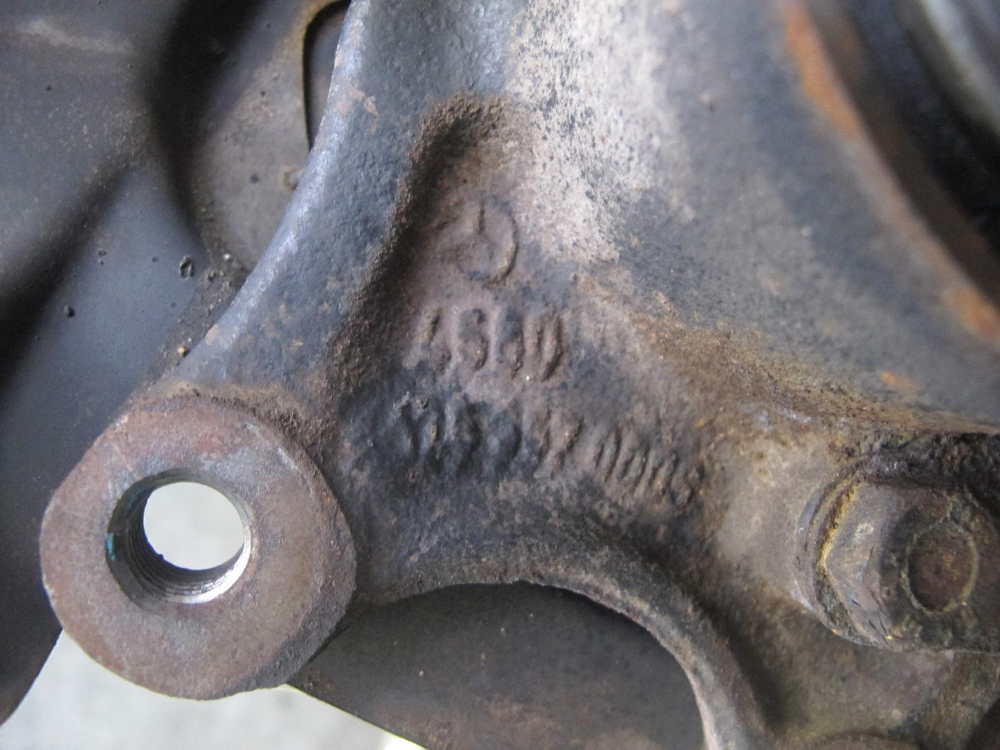 77-85 Mercedes W123 Sedan Rear Left Spindle Knuckle Wheel Hub Bearing 117K OEM