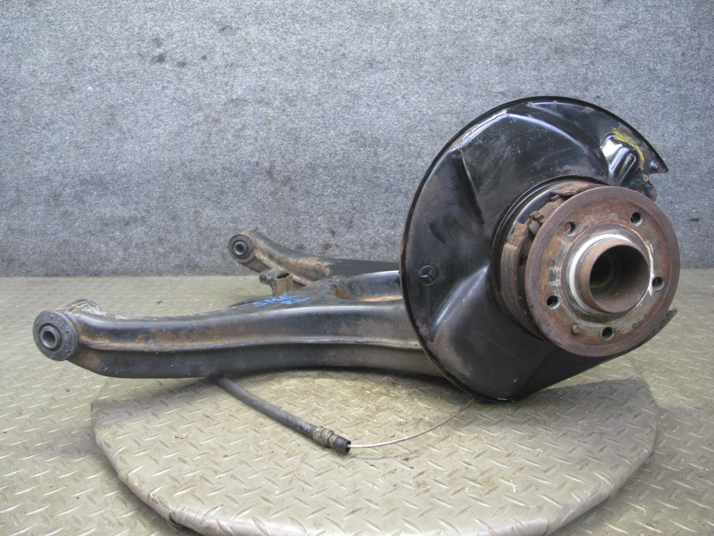 77-85 Mercedes W123 Sedan Rear Left Spindle Knuckle Wheel Hub Bearing 117K OEM