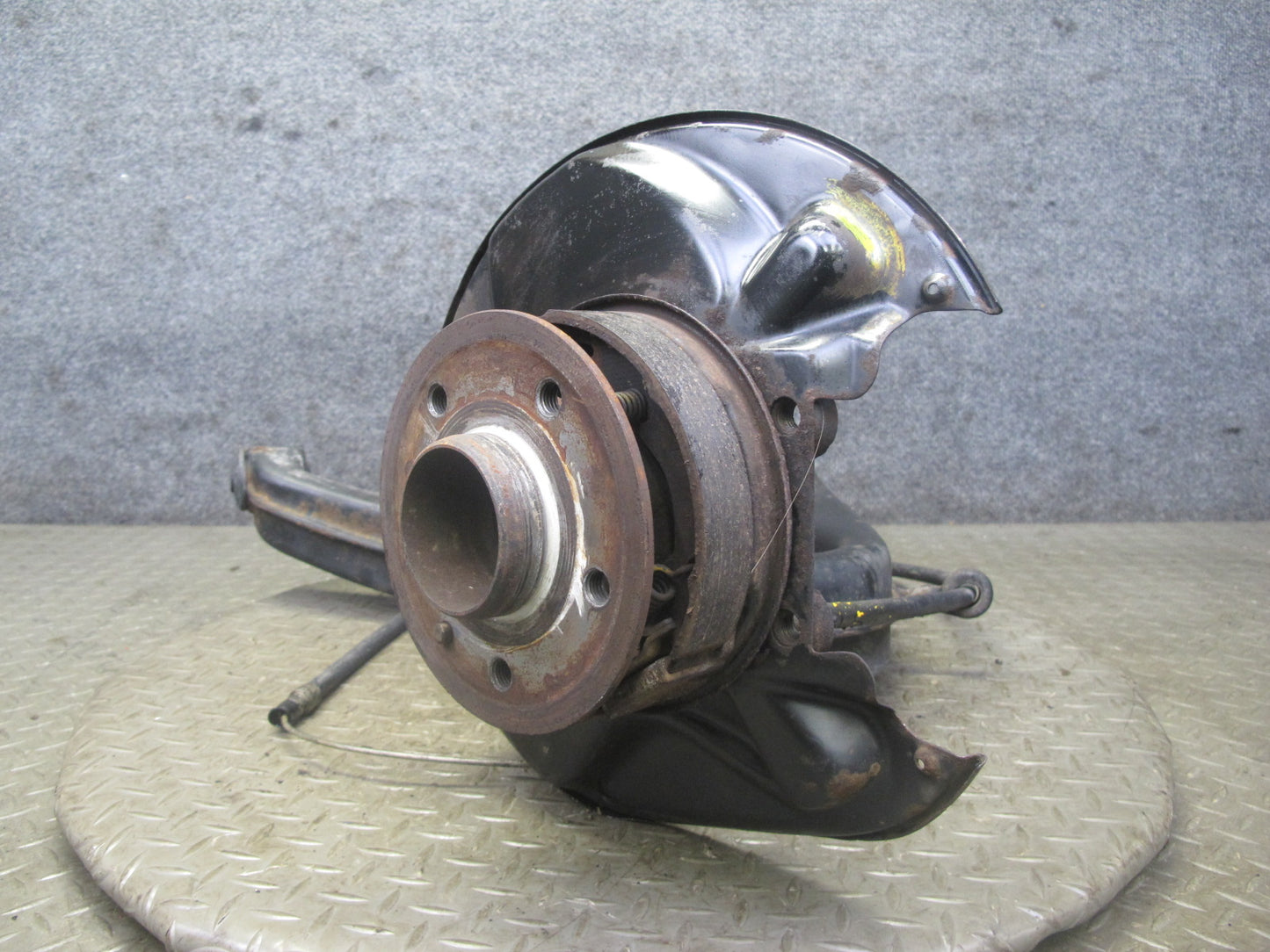 77-85 Mercedes W123 Sedan Rear Left Spindle Knuckle Wheel Hub Bearing 117K OEM
