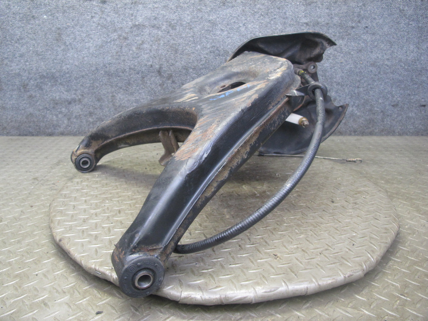 77-85 Mercedes W123 Sedan Rear Left Spindle Knuckle Wheel Hub Bearing 117K OEM