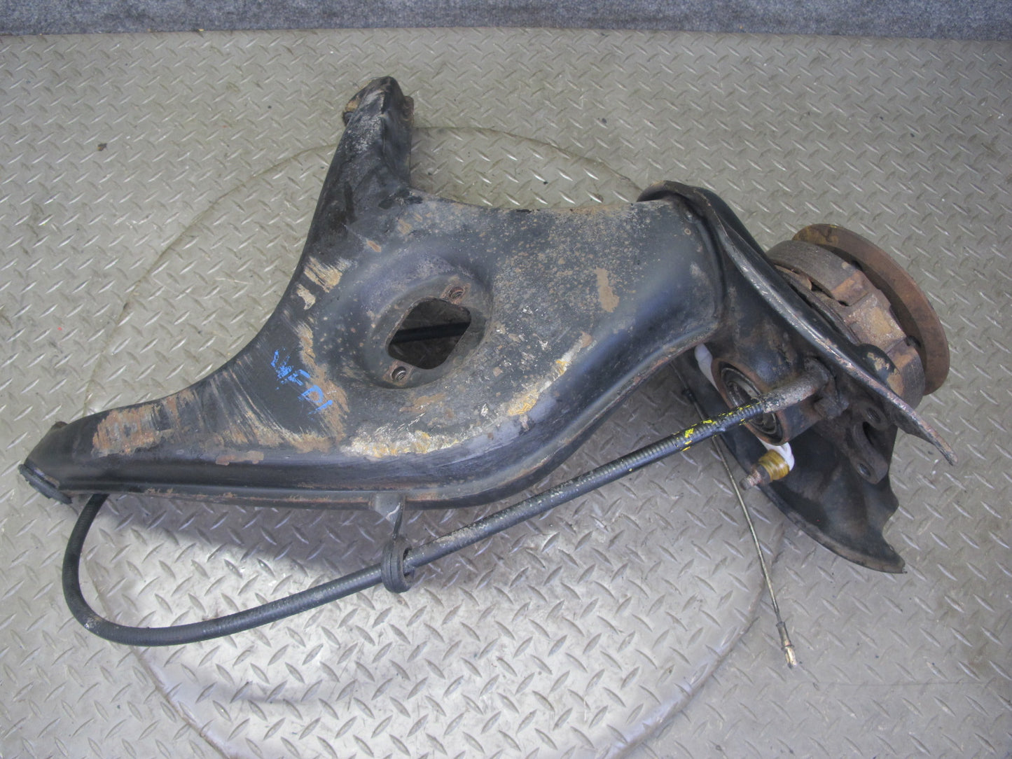 77-85 Mercedes W123 Sedan Rear Left Spindle Knuckle Wheel Hub Bearing 117K OEM