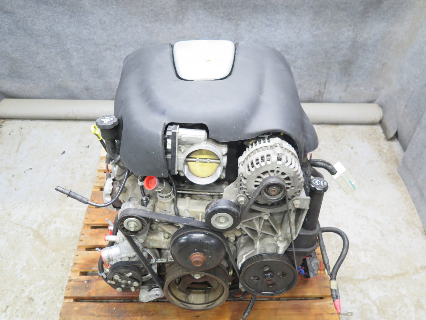 05-06 Chevrolet SSR 6.0L LS2 RWD Engine Motor w Torque Converter Assembly OEM