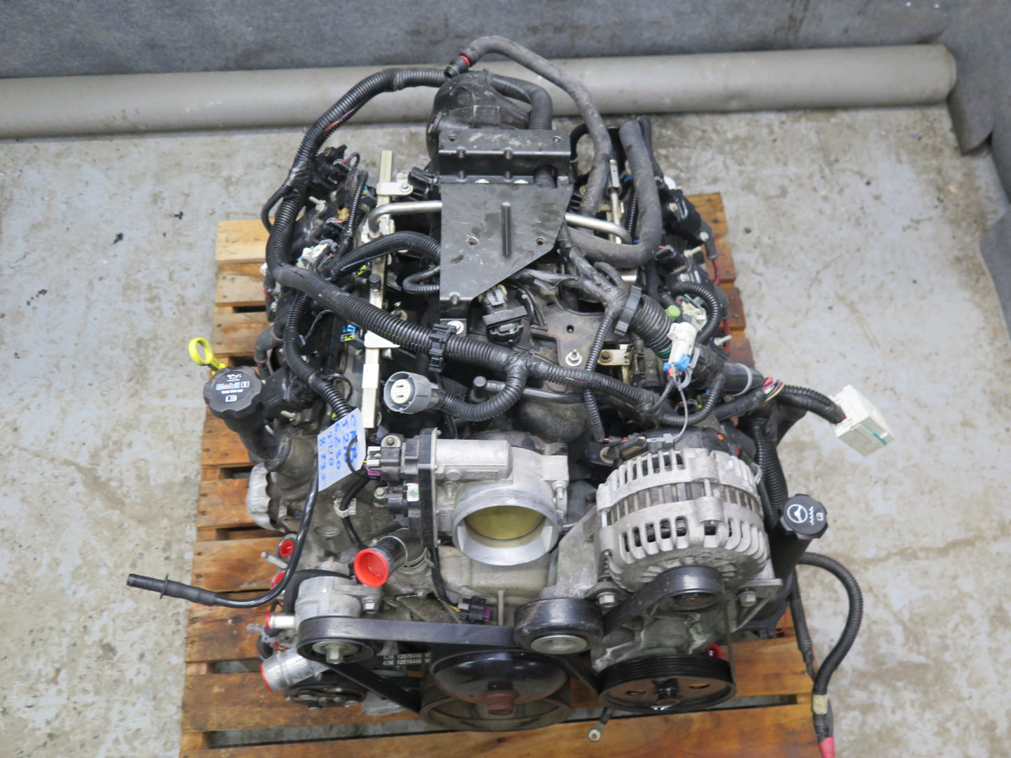 05-06 Chevrolet SSR 6.0L LS2 RWD Engine Motor w Torque Converter Assembly OEM