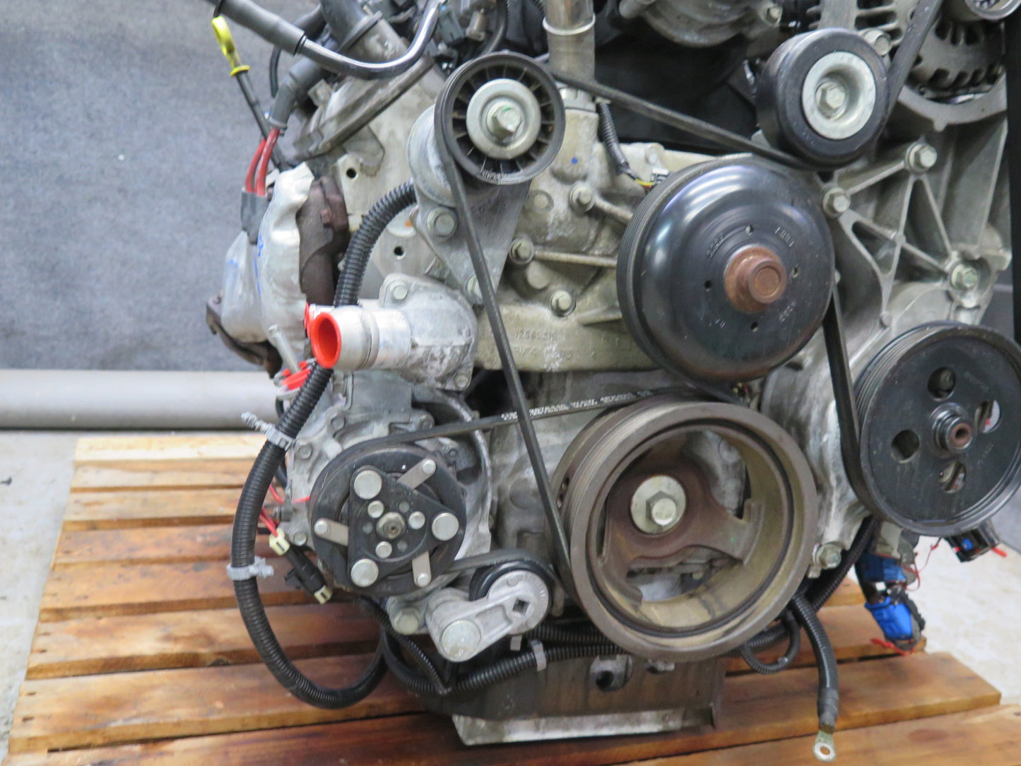 05-06 Chevrolet SSR 6.0L LS2 RWD Engine Motor w Torque Converter Assembly OEM