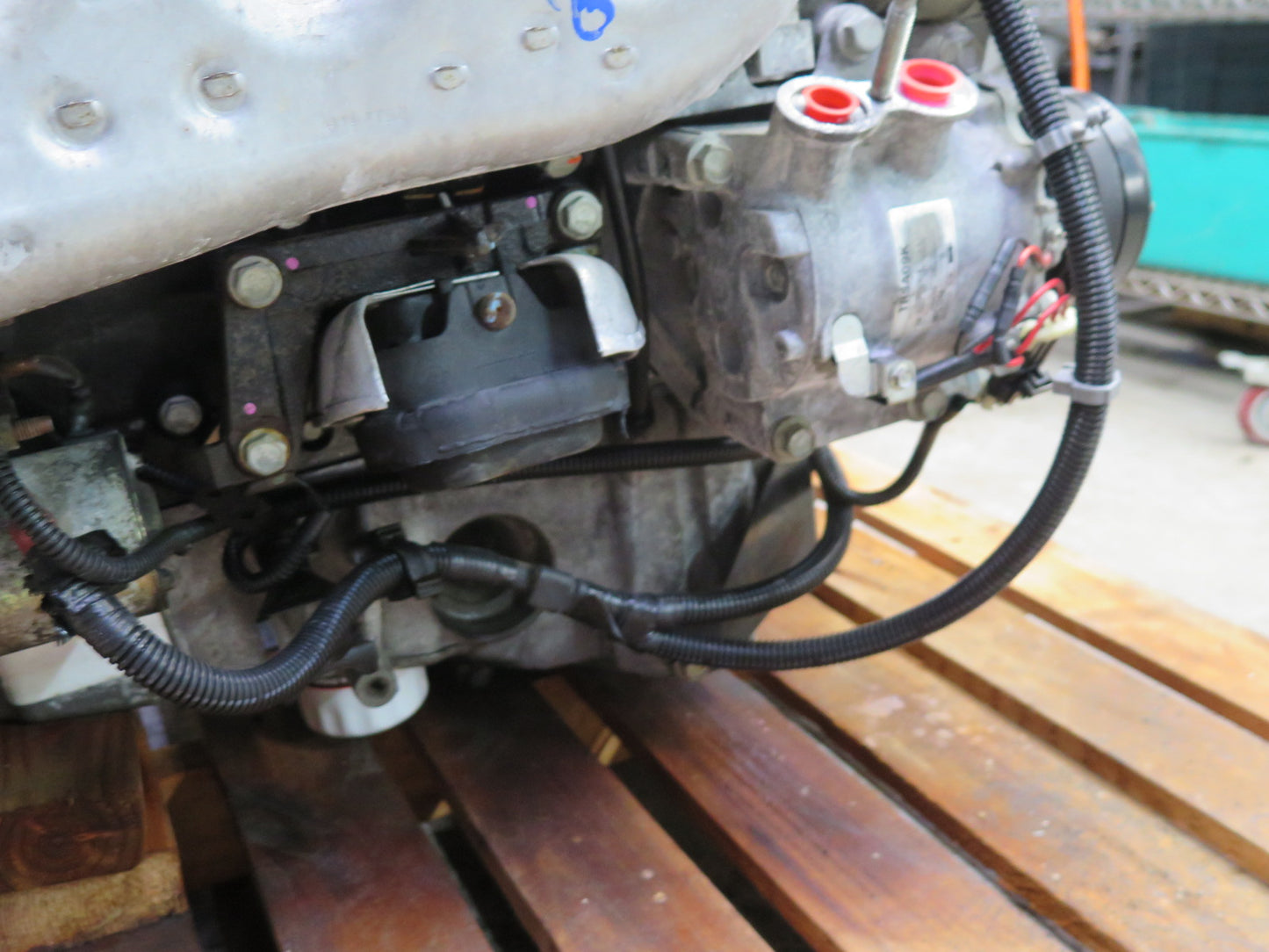 05-06 Chevrolet SSR 6.0L LS2 RWD Engine Motor w Torque Converter Assembly OEM